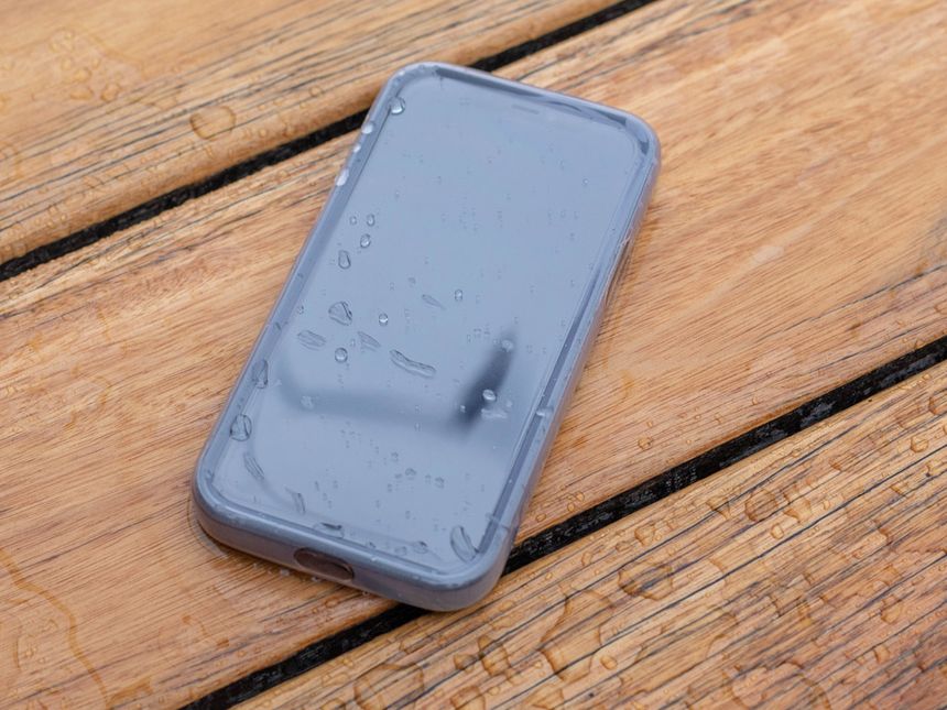 Quad Lock Mag Poncho - Iphone 14 Plus